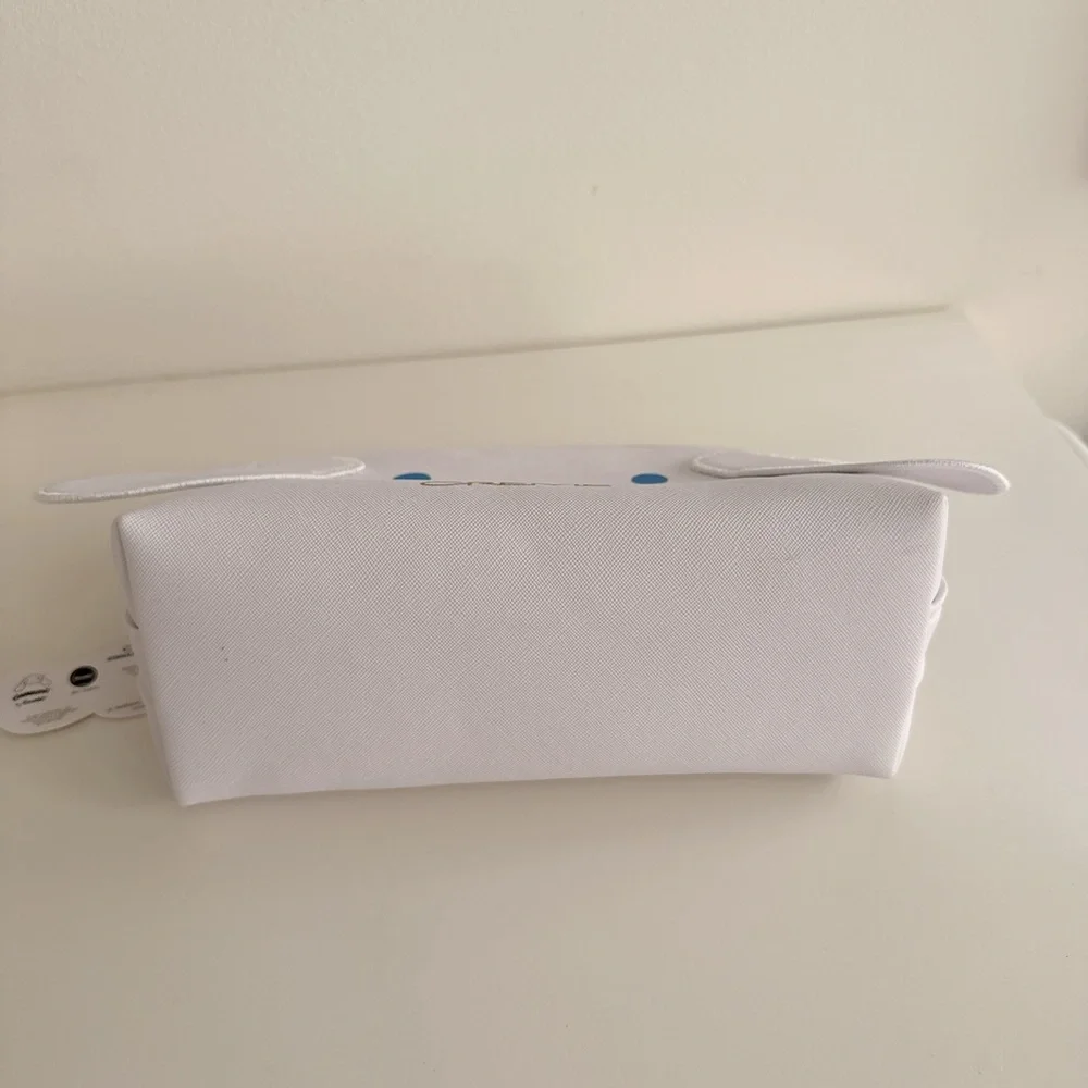 Sanrio Cinnamon Roll x the Creme Make-up Bag - Picture 2 of 5